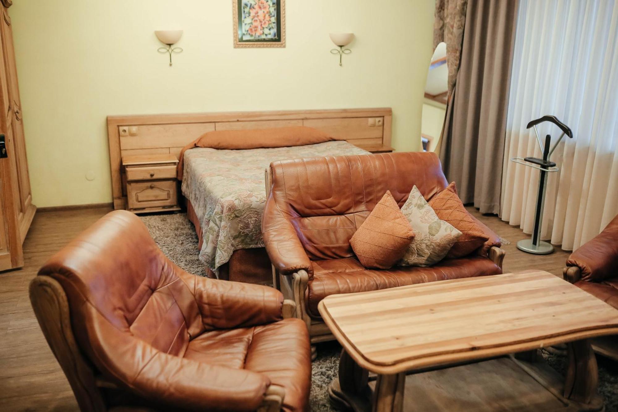 Тау-House Hotel Kok-Shoky Ngoại thất bức ảnh