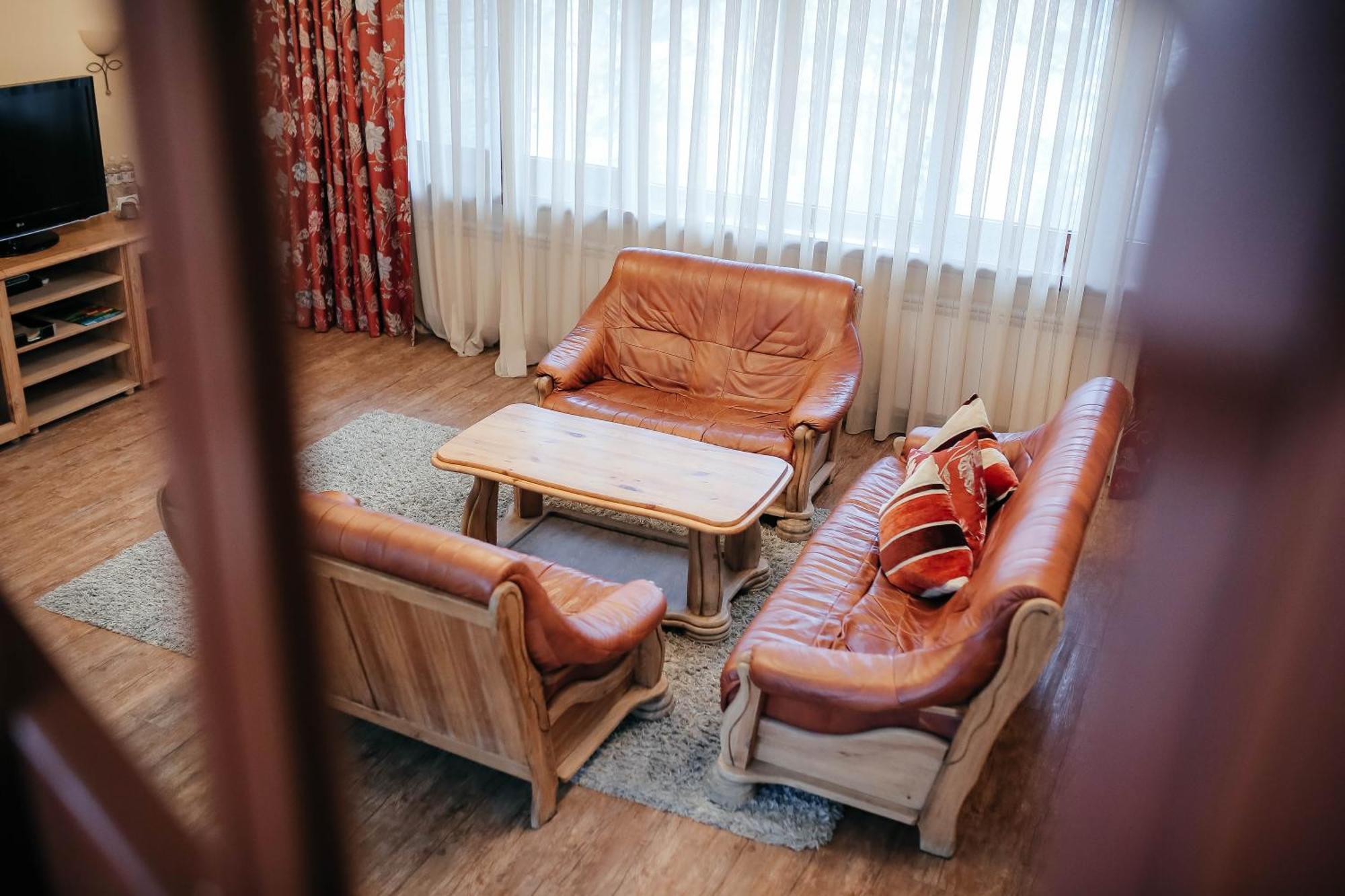 Тау-House Hotel Kok-Shoky Ngoại thất bức ảnh