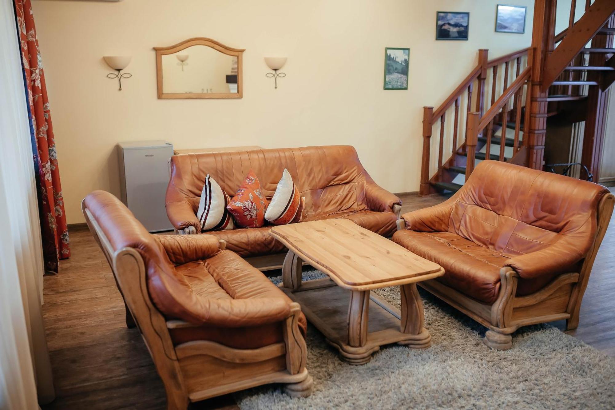 Тау-House Hotel Kok-Shoky Ngoại thất bức ảnh