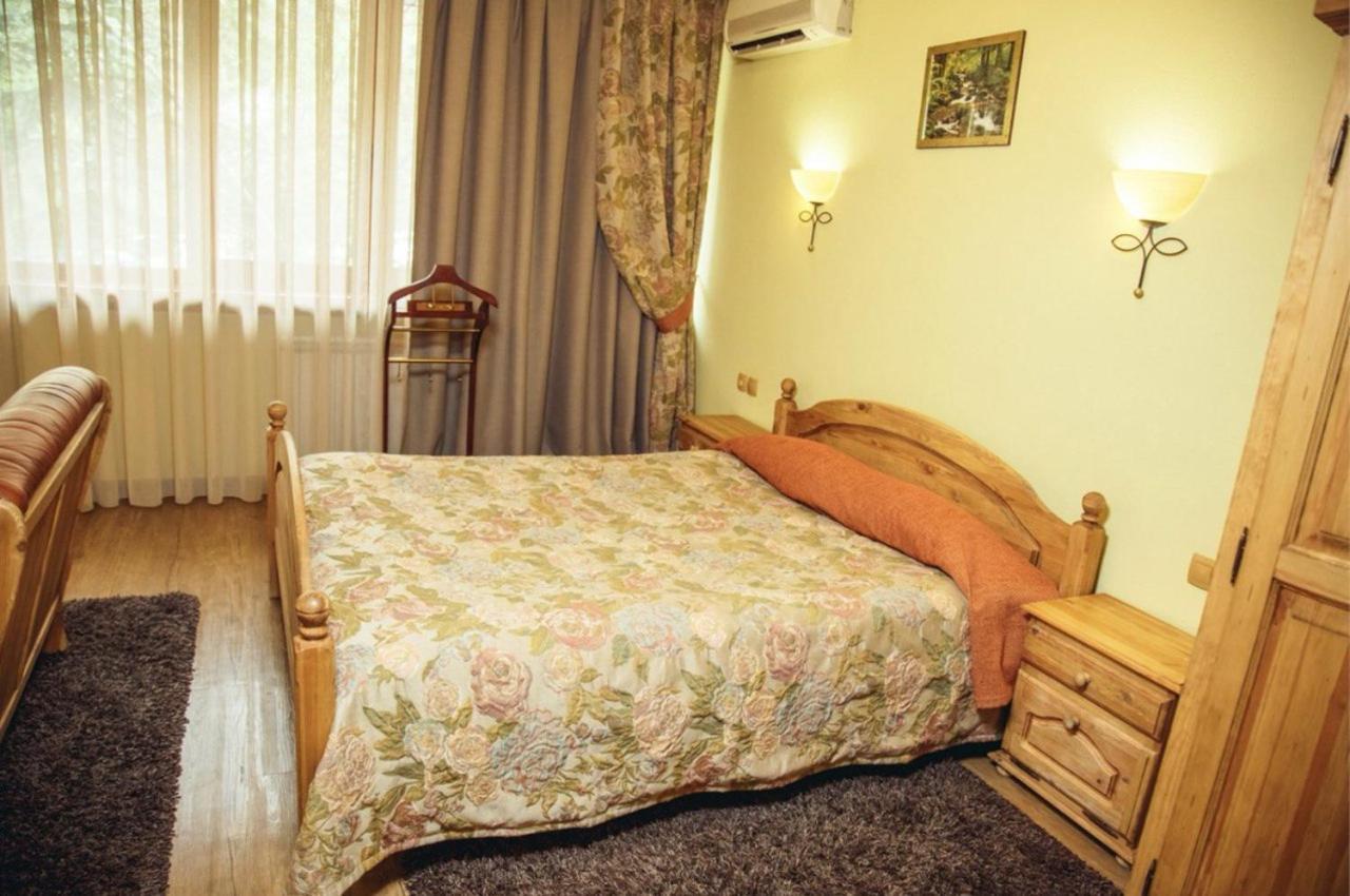 Тау-House Hotel Kok-Shoky Ngoại thất bức ảnh