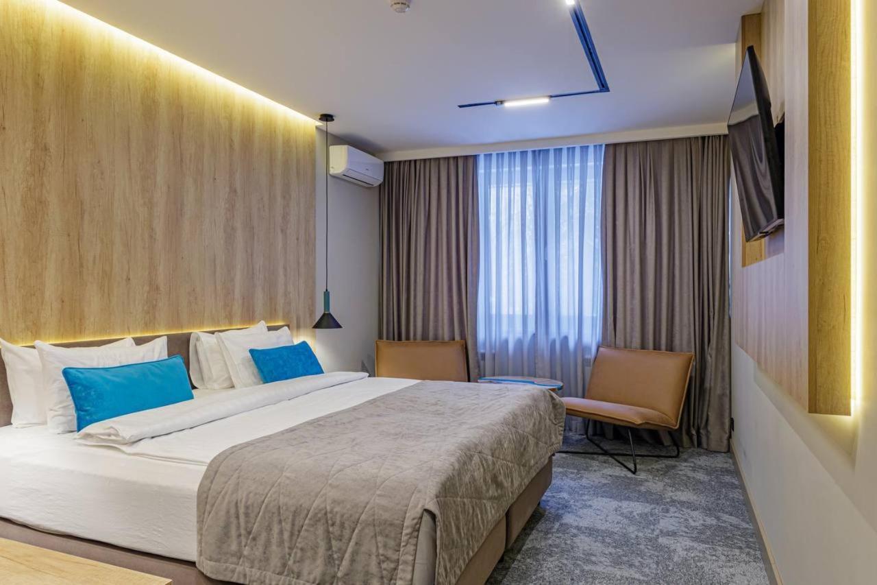 Тау-House Hotel Kok-Shoky Ngoại thất bức ảnh